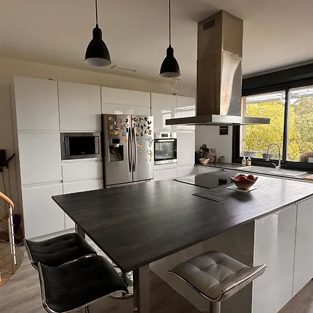 NIMES Villa au calme avec Jardin, Piscine et Terrain pétanque à 5 min du centre ville Nîmes