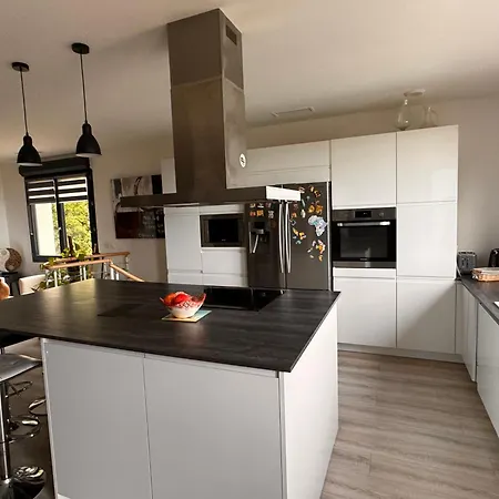 NIMES Villa au calme avec Jardin, Piscine et Terrain pétanque à 5 min du centre ville Villa