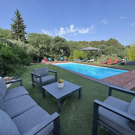 Au Calme Avec Jardin, Piscine Et Terrain Petanque A 5 Min Du Centre