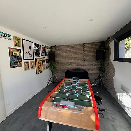 Au Calme Avec Jardin, Piscine Et Terrain Petanque A 5 Min Du Centre
