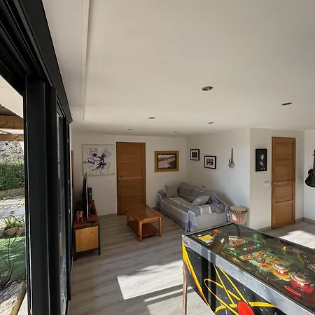 Au Calme Avec Jardin, Piscine Et Terrain Pétanque à 5 Min Du Centre Nîmes