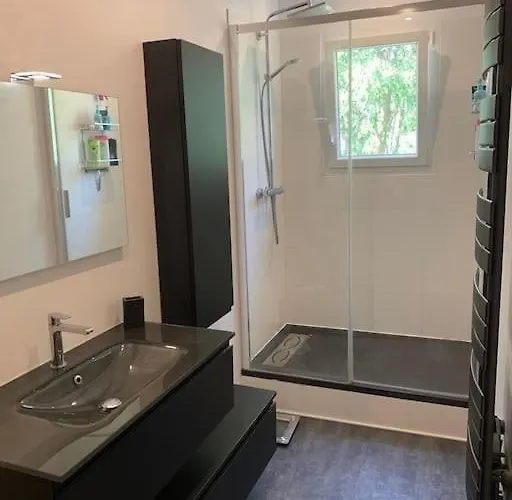 Au Calme Avec Jardin, Piscine Et Terrain Petanque A 5 Min Du Centre 빌라 님