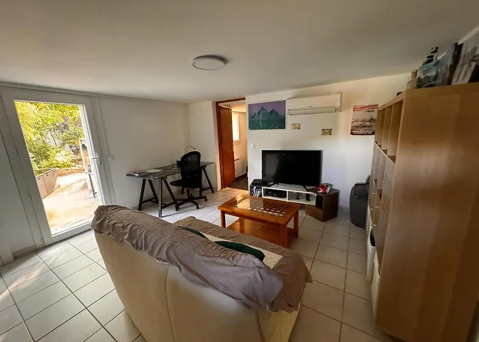 Au Calme Avec Jardin, Piscine Et Terrain Petanque A 5 Min Du Centre *