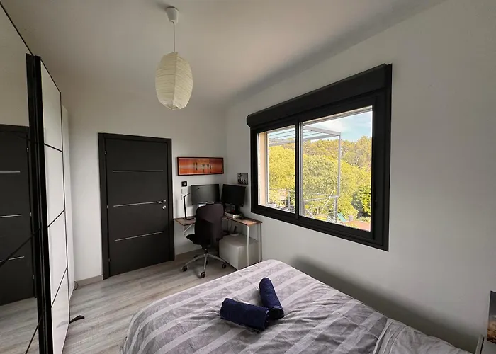 Au Calme Avec Jardin, Piscine Et Terrain Petanque A 5 Min Du Centre 빌라 님